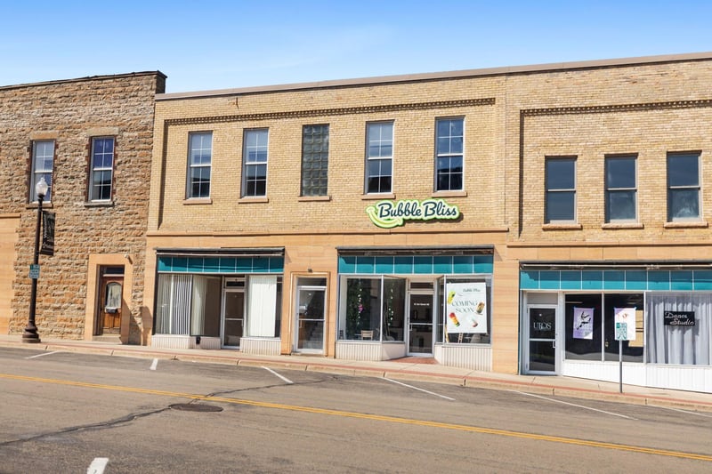 12 3rd St NE, Faribault, MN 55021