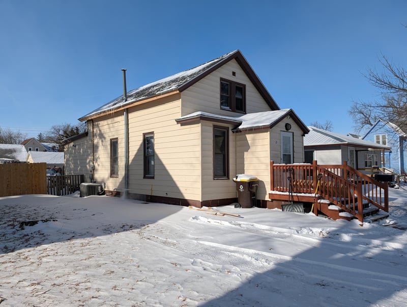 526 1st Ave SE, Wells, MN 56097