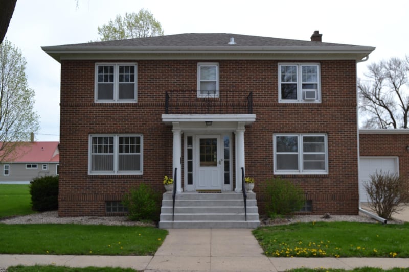 440 6th St, Lafayette, MN 56054