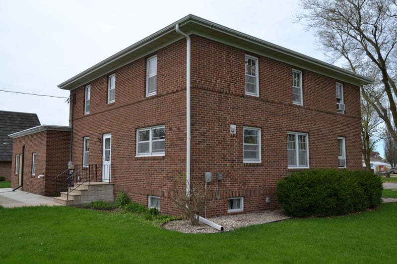 440 6th St, Lafayette, MN 56054