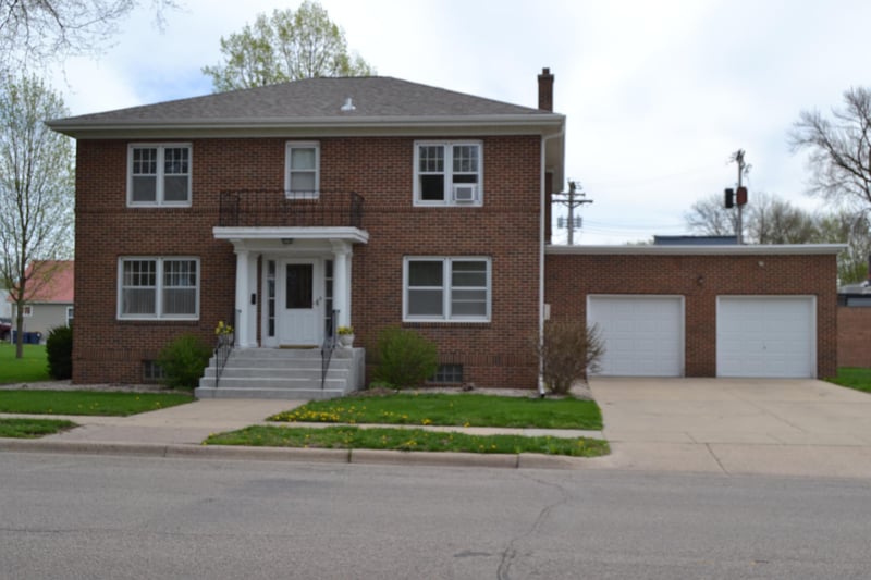 440 6th St, Lafayette, MN 56054