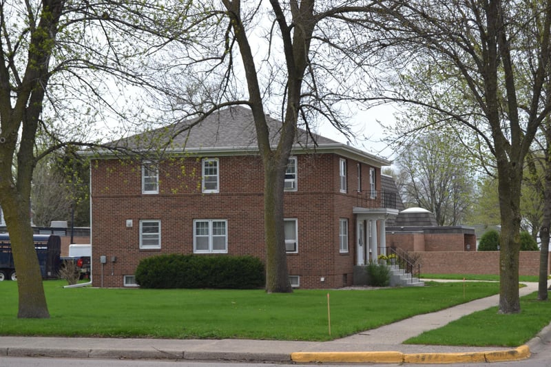 440 6th St, Lafayette, MN 56054