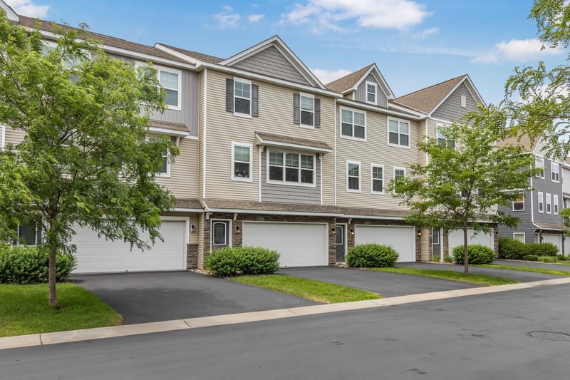 8720 Granite Cir, Woodbury, MN 55129