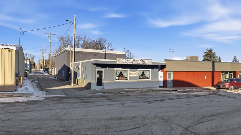 30 Chestnut St E, Annandale, MN 55302