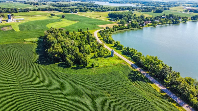 7250 Rutz Lake Rd, Waconia, MN 55387
