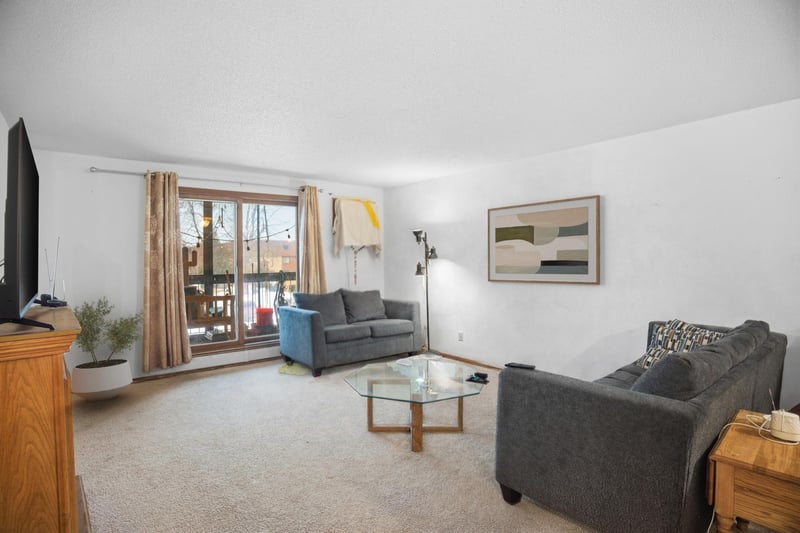 1000 41st Ave NE #204, Columbia Heights, MN 55421