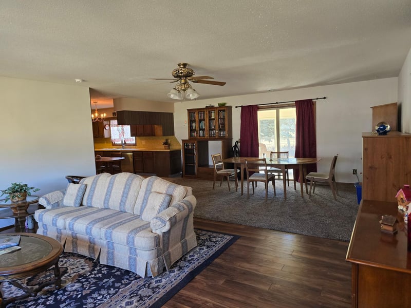 1025 W Fairview Dr, Luverne, MN 56156