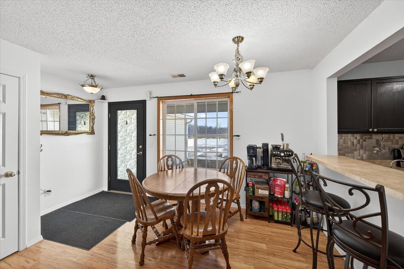 943 Serenity Cir, Norwood Young America, MN 55397
