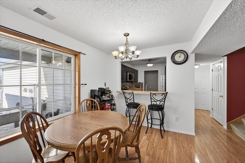 943 Serenity Cir, Norwood Young America, MN 55397