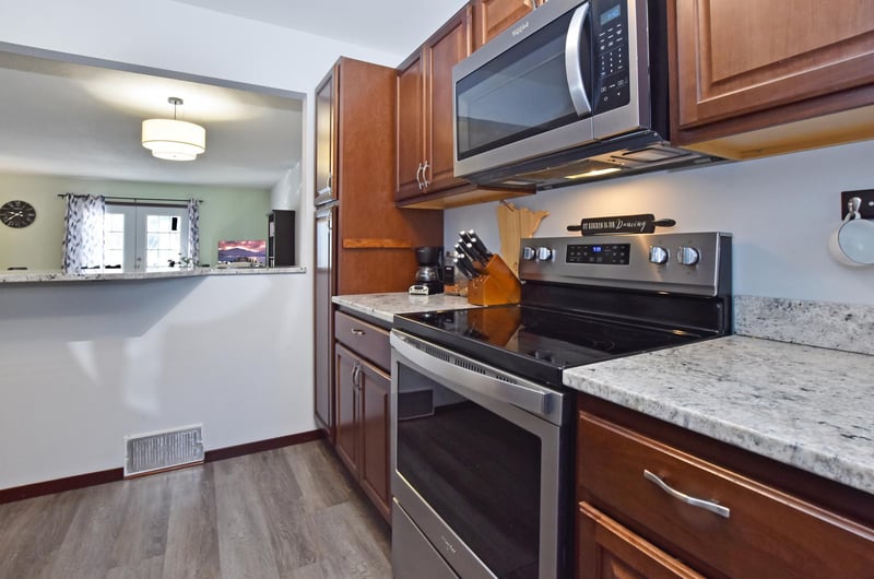 1860 Mcmenemy St #I, Maplewood, MN 55117