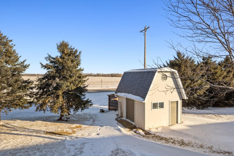 35 Ashley Ln, Elgin, MN 55932