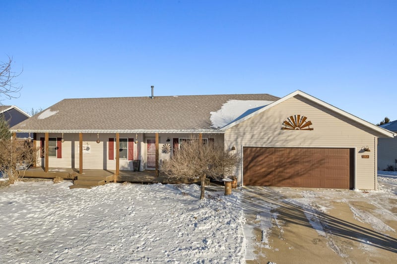 35 Ashley Ln, Elgin, MN 55932