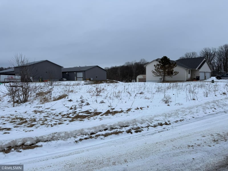 W1100 Cardinal Dr, Spring Valley, WI 54767