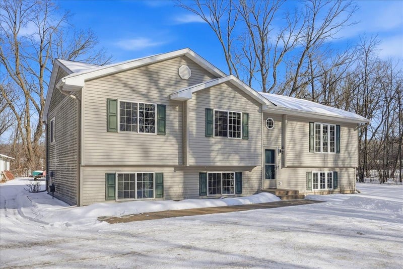 678 85th St, Amery, WI 54001