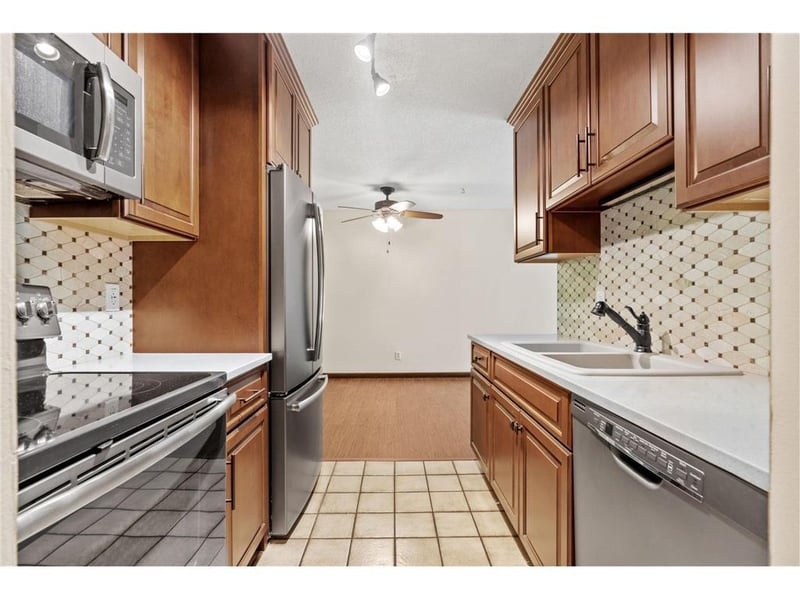 2801 Flag Ave N #314, New Hope, MN 55427
