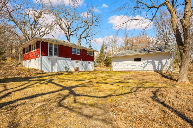 576 Lexington Pw S, Saint Paul, MN 55116