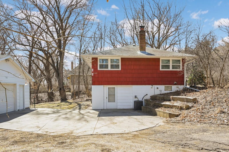 576 Lexington Pw S, Saint Paul, MN 55116