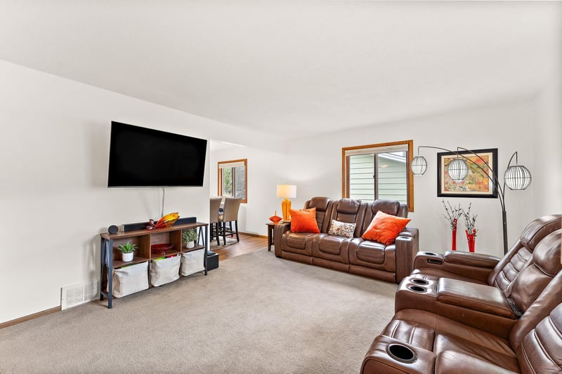 1126 Lincoln Ave, Saint Paul Park, MN 55071
