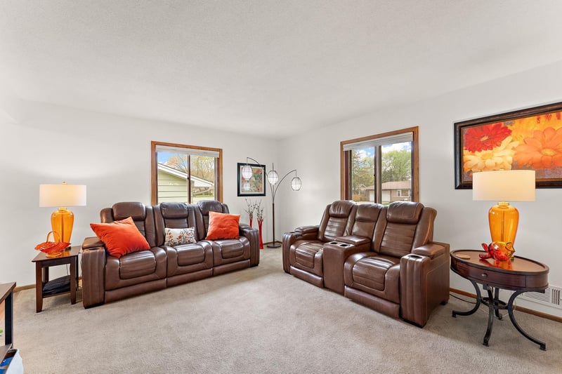 1126 Lincoln Ave, Saint Paul Park, MN 55071