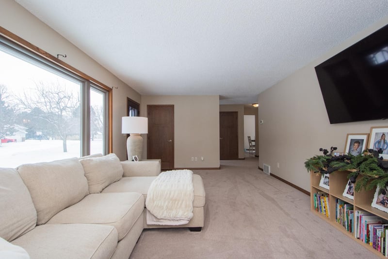 809 Westgate Cir, Hawley, MN 56549