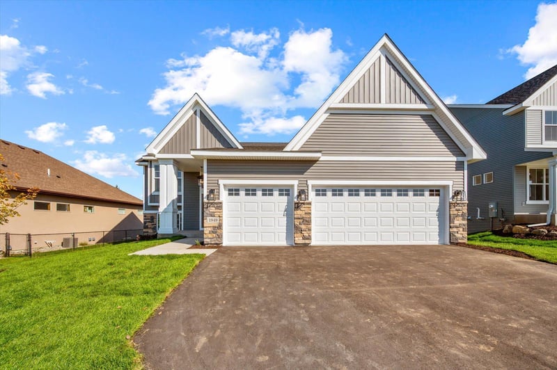 1974 S Lusitano St, Shakopee, MN 55379