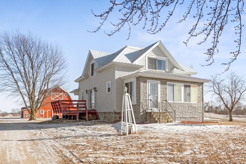 17364 Kale Ave, Glencoe, MN 55336