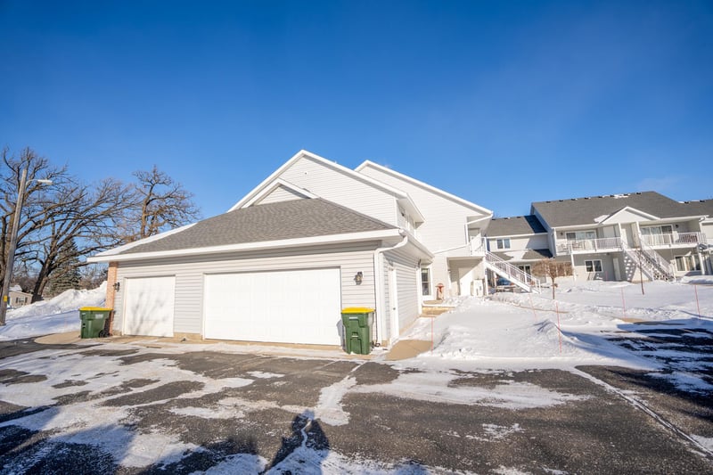 110 NE 1st Ave NE #11, New London, MN 56273