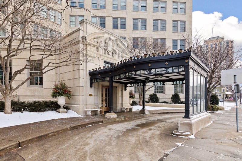 510 Groveland Ave #522, Minneapolis, MN 55403