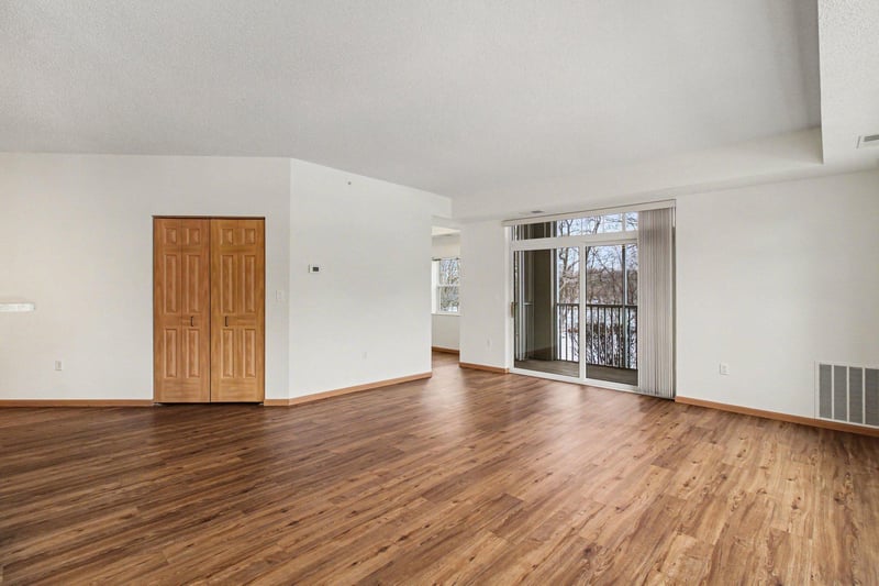 935 Ferndale St N #116, Maplewood, MN 55119