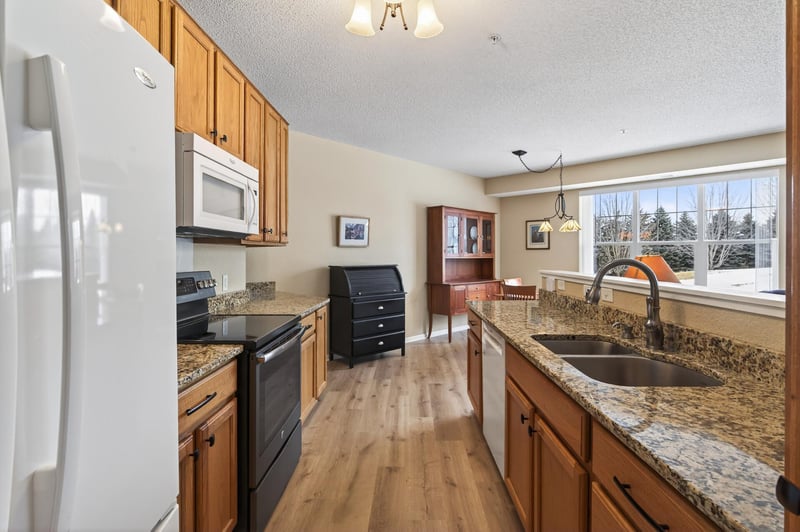100 Clydesdale Trl #102, Medina, MN 55340