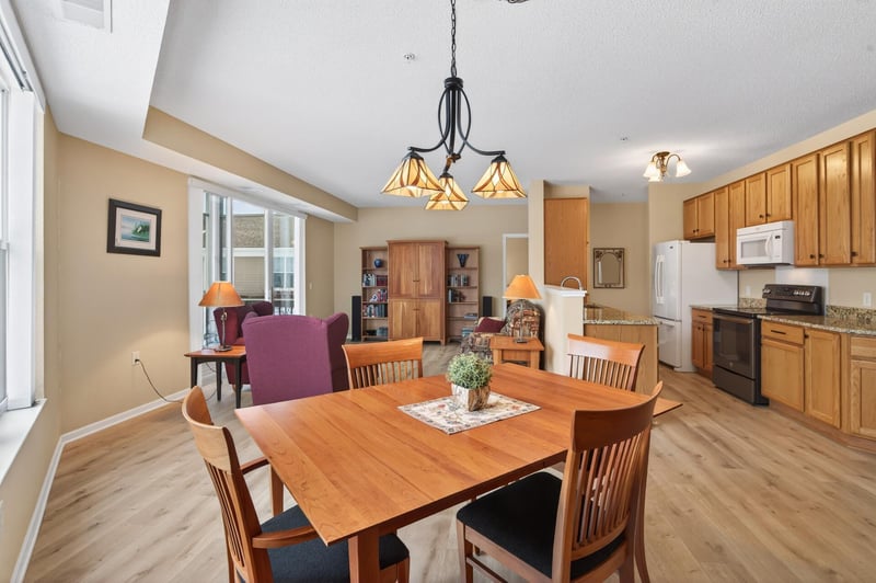 100 Clydesdale Trl #102, Medina, MN 55340