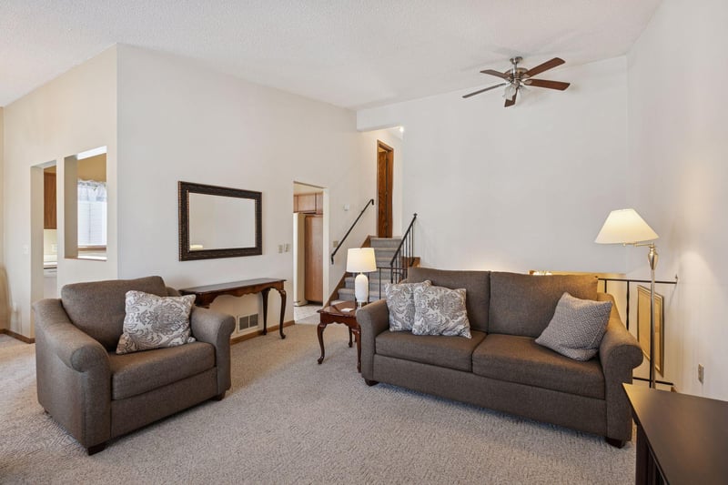 2406 County Road D W #4, Roseville, MN 55112