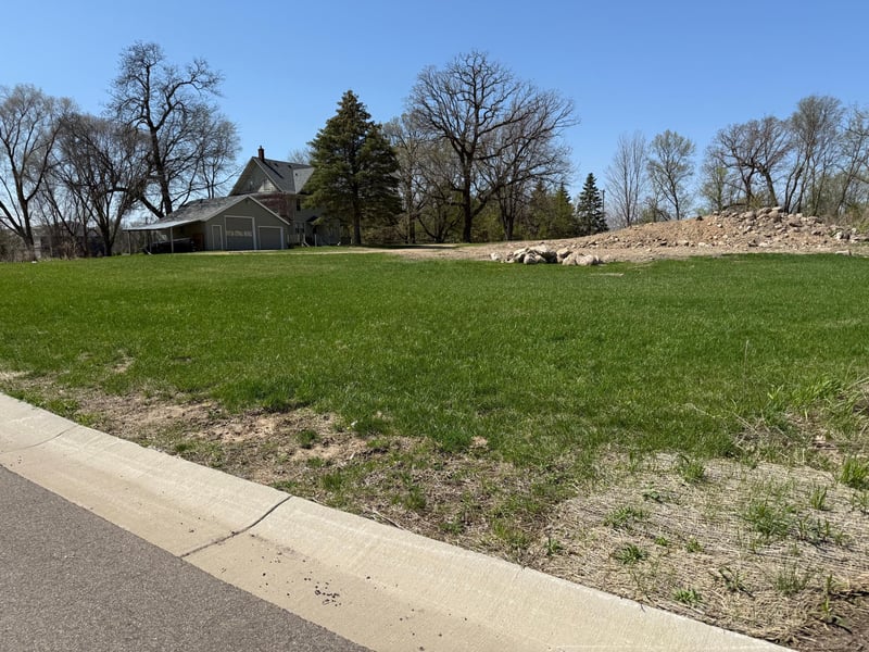 4930 Radio Dr, Woodbury, MN 55129
