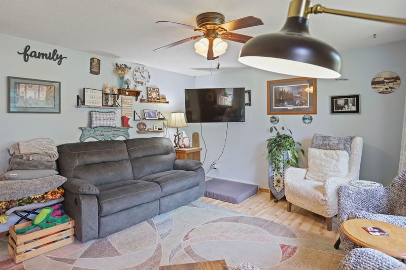 255 Dogwood Rd, Wyoming, MN 55092