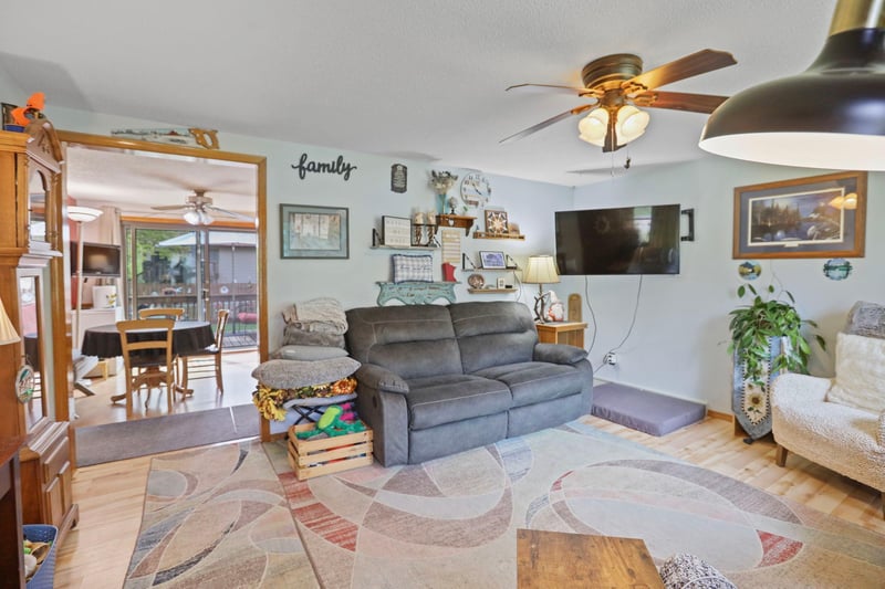 255 Dogwood Rd, Wyoming, MN 55092