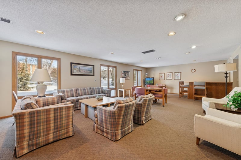 10 Windsor Ct #311, New Brighton, MN 55112