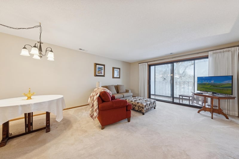 10 Windsor Ct #311, New Brighton, MN 55112