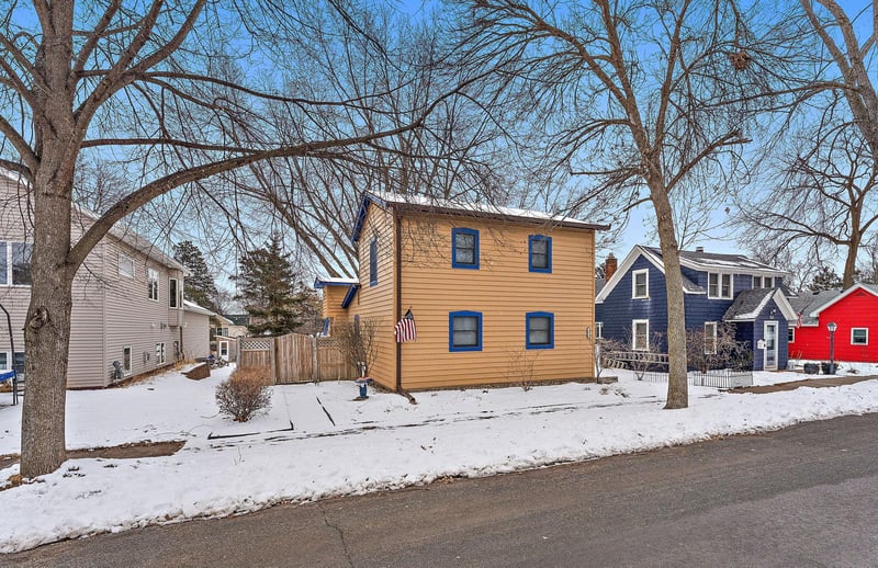 171 5th St N, Bayport, MN 55003