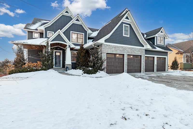 5425 Niagara Ln N, Plymouth, MN 55446