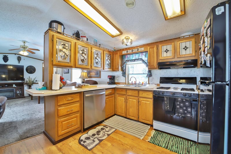 280 Birch St E, Motley, MN 56466