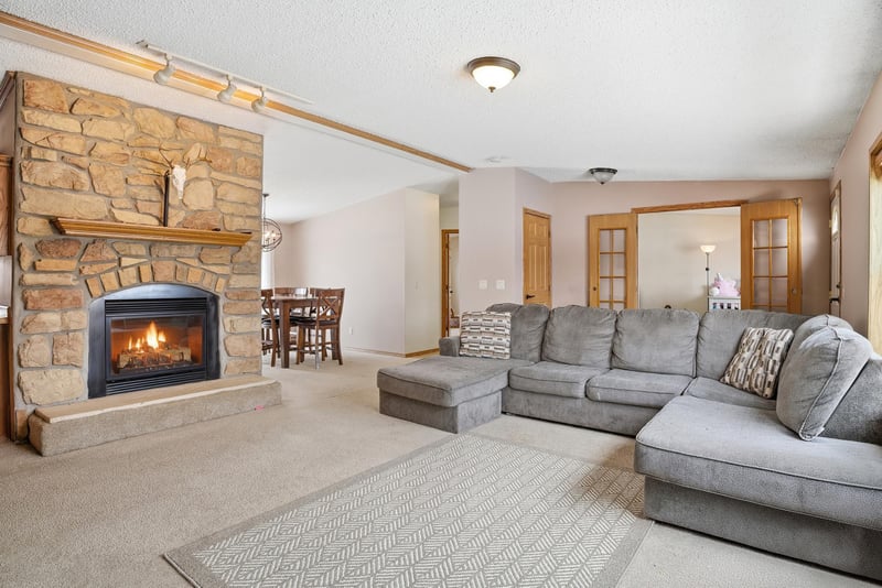 411 Rosabelle Ct, Grasston, MN 55030