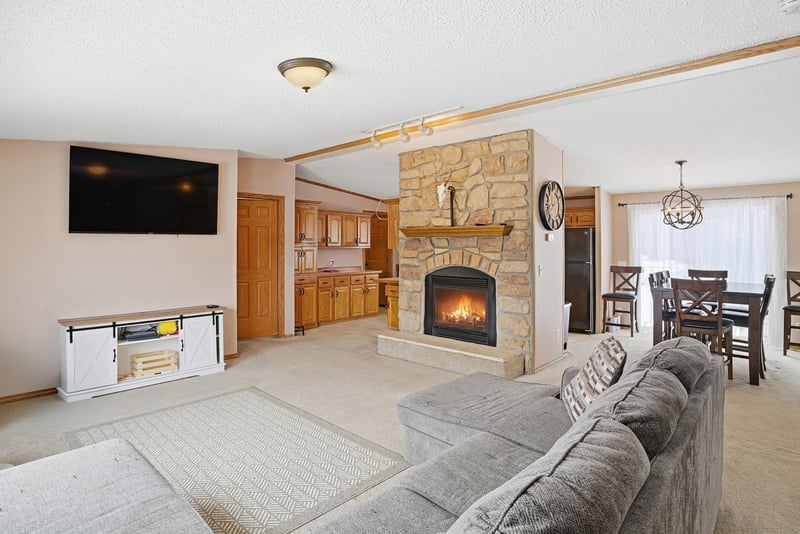 411 Rosabelle Ct, Grasston, MN 55030