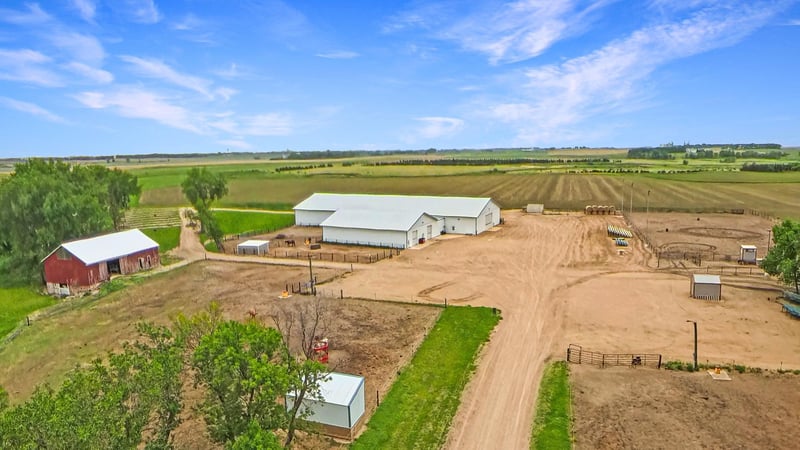 1527 41st St, Edgerton, MN 56128