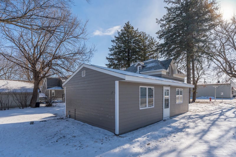 411 W Alden St, Arlington, MN 55307