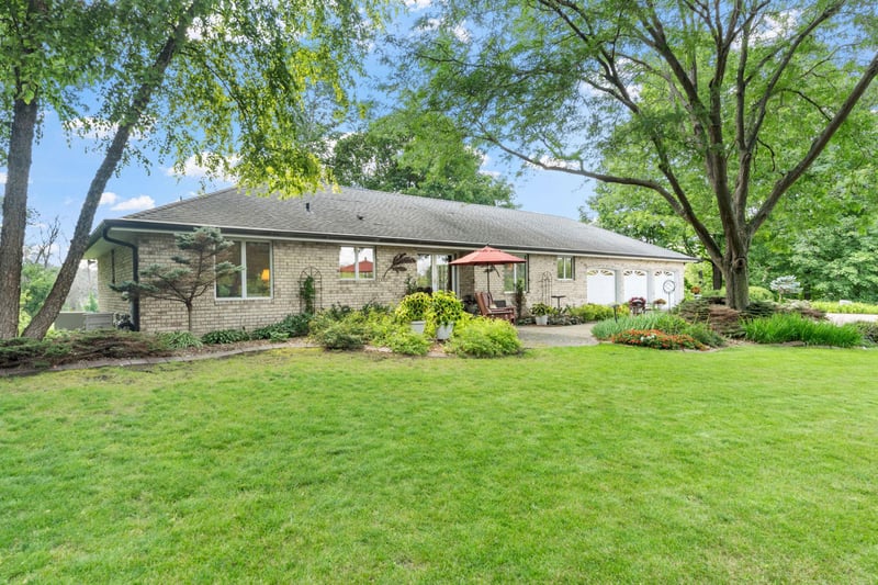 481 Peavey Ln, Wayzata, MN 55391