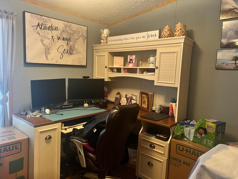 2004 Round Table Rd, North Mankato, MN 56003