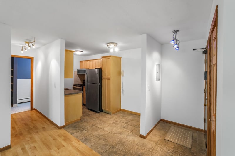 2446 Aldrich Ave S #108, Minneapolis, MN 55405