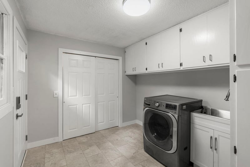8241 Eastwood Rd, Saint Paul, MN 55112