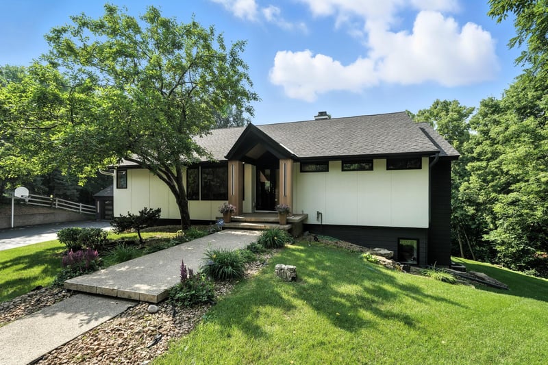 16515 Hilltop Ter, Minnetonka, MN 55345