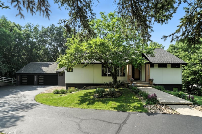 16515 Hilltop Ter, Minnetonka, MN 55345